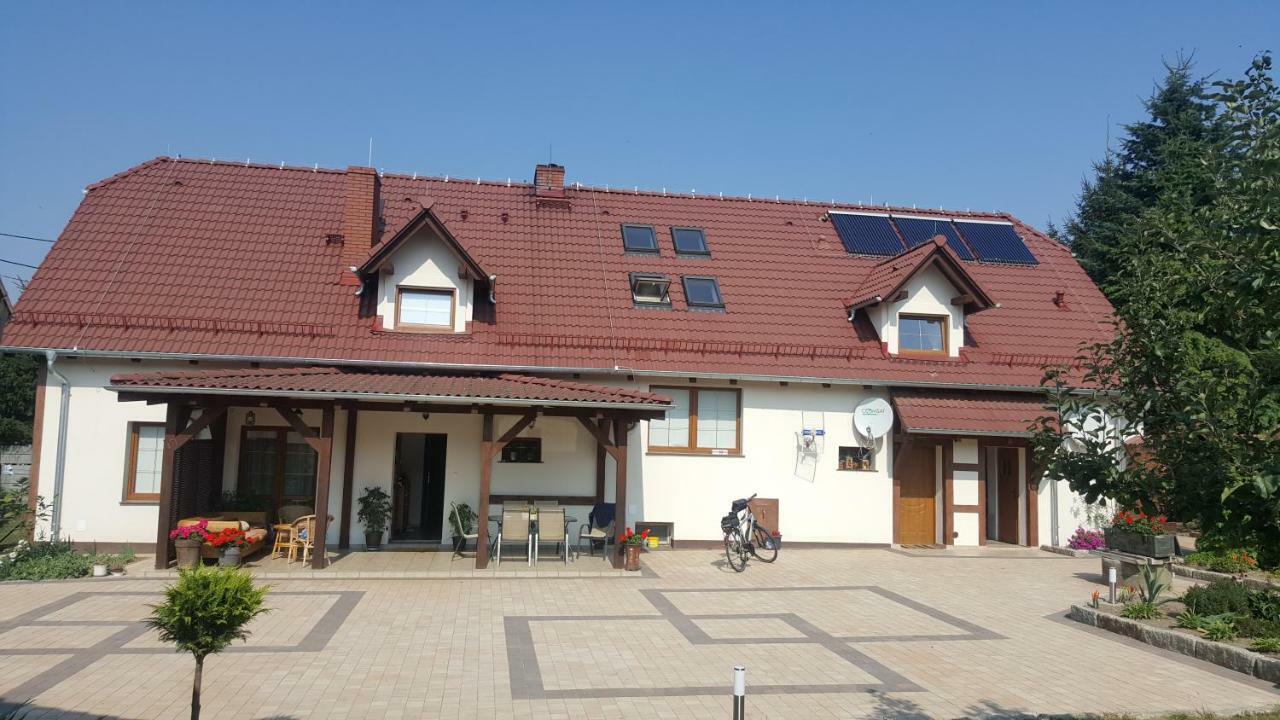 Cudowny Zakatek Z Ogrodem I Basenem Apartment Bukwica  Exterior photo
